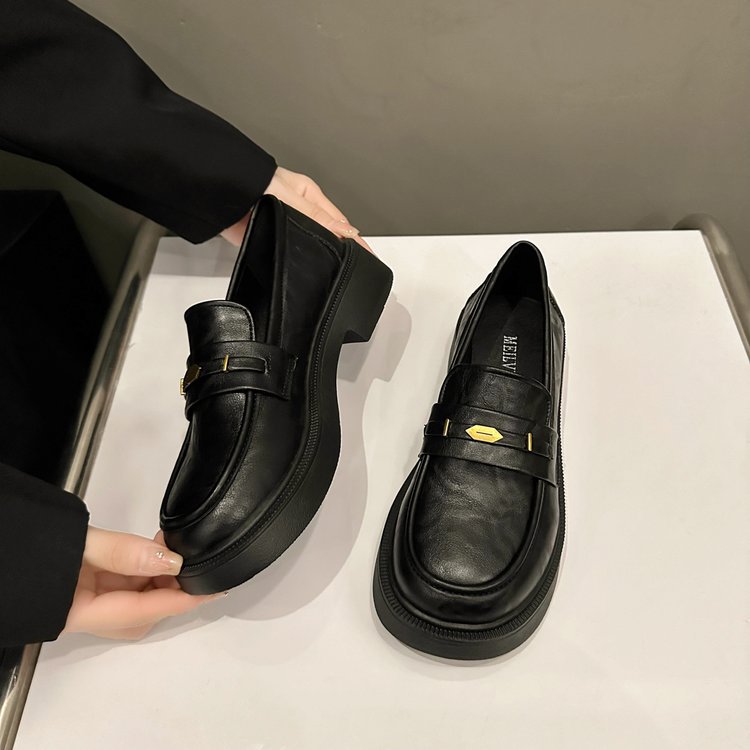 All-match Metal Commuter Soft Bottom Soft Surface Small Leather Shoes